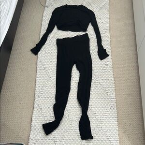 Black Long Sleeve Crop Top and Leggings Set